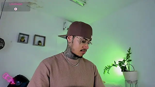 JordanSmiith  online show from 22, 2, 2025