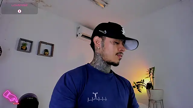 JordanSmiith  online show from 18, 2, 2025