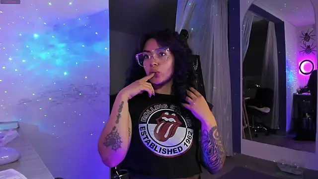witchviolet online show from 27, 2, 2025