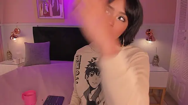 chloe watson  online show from 14, 4, 2026