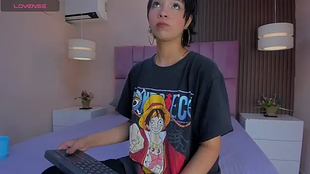 chloe watson  online show from 5, 12, 2025