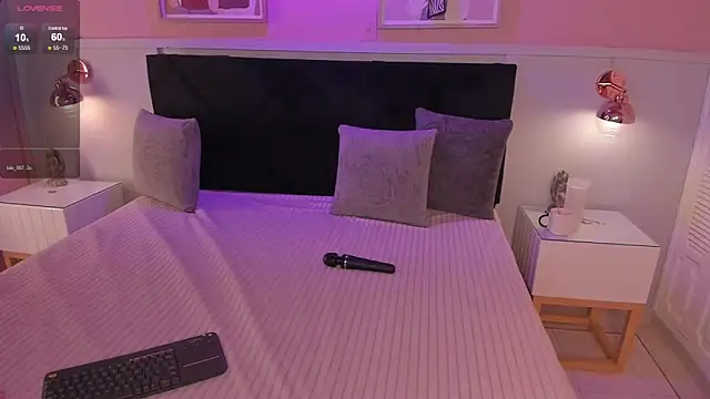 chloe watson  online show from 1, 4, 2026