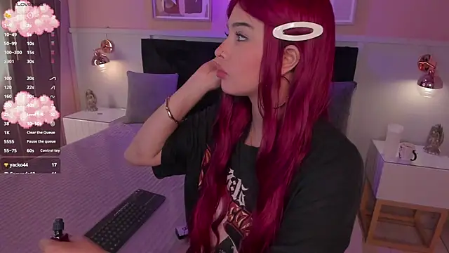 chloe watson  online show from 15, 4, 2026