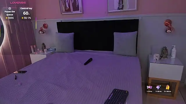 chloe watson  online show from 13, 11, 2025