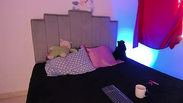 chloe watson  online show from 24, 7, 2026