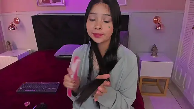 chloe watson  online show from 8, 11, 2025