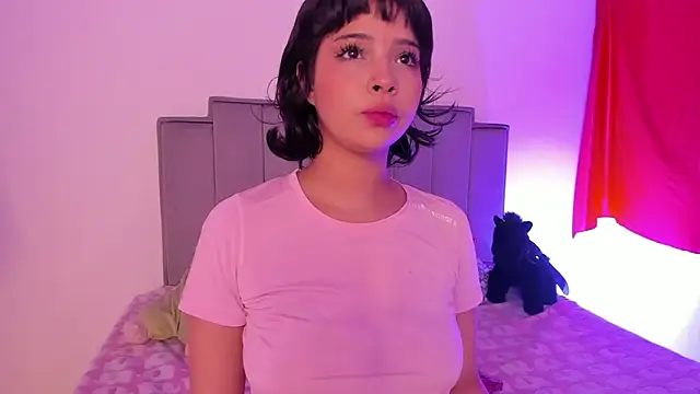 chloe watson  online show from 22, 7, 2026