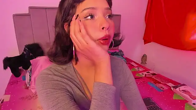 chloe watson  online show from 31, 7, 2026