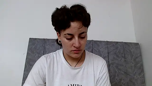 Snapshot of linda_33 chatting on 12, 11, 2025 linda 33 online show from 12, 11, 2025