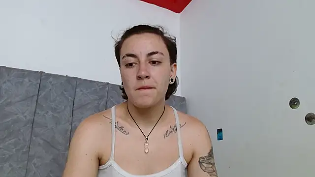 Snapshot of linda_33 chatting on 20, 11, 2025 linda 33 online show from 20, 11, 2025