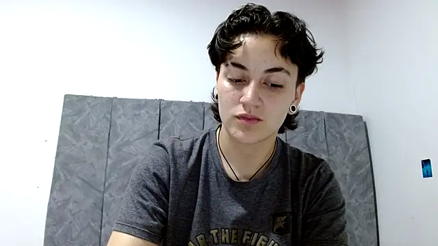 Snapshot of linda_33 chatting on 23, 11, 2025 linda 33 online show from 23, 11, 2025