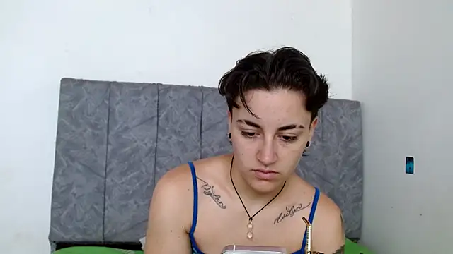 Snapshot of linda_33 chatting on 7, 11, 2025 linda 33 online show from 7, 11, 2025