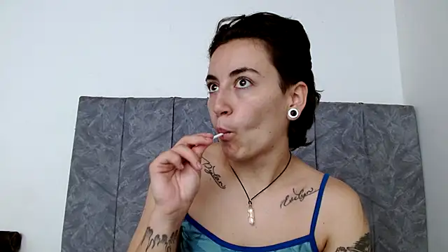 Snapshot of linda_33 chatting on 27, 10, 2025 linda 33 online show from 27, 10, 2025