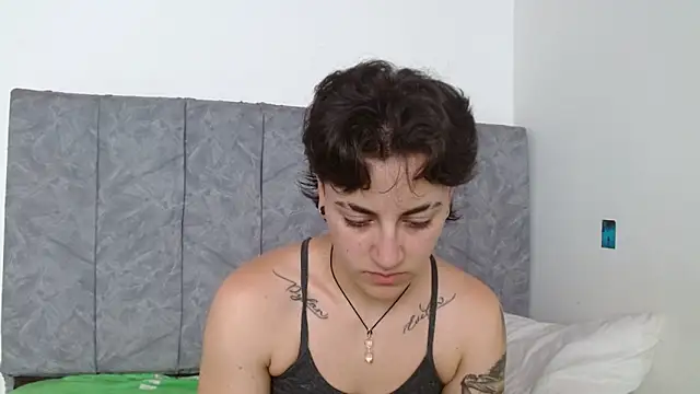 Snapshot of linda_33 chatting on 5, 11, 2025 linda 33 online show from 5, 11, 2025