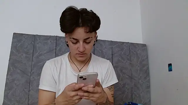 Snapshot of linda_33 chatting on 31, 10, 2025 linda 33 online show from 31, 10, 2025