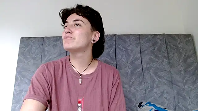 Snapshot of linda_33 chatting on 11, 10, 2025 linda 33 online show from 11, 10, 2025