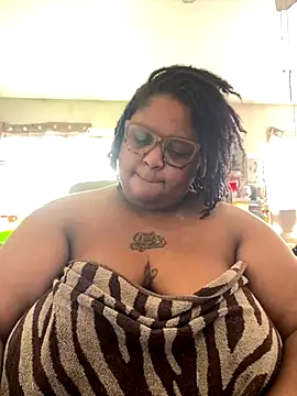 kweenxkarma online show from 6, 10, 2025