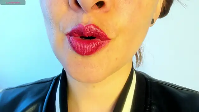 queen fetish online show from 22, 4, 2026