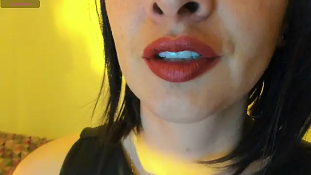 queen fetish online show from 5, 10, 2025