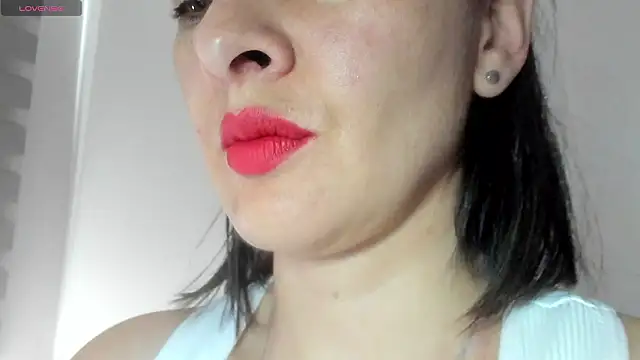 queen fetish online show from 3, 2, 2026