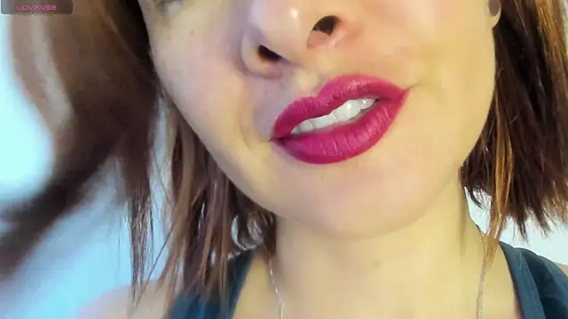 queen fetish online show from 16, 4, 2026