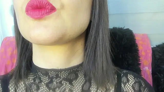 queen fetish online show from 24, 6, 2026