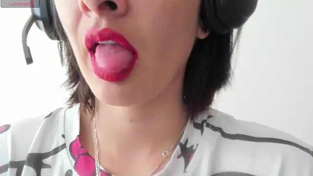 Snapshot of queen_fetish chatting on 21, 11, 2025 queen fetish online show from 21, 11, 2025