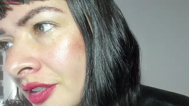 queen fetish online show from 5, 1, 2026