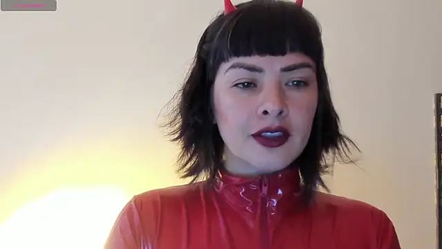 Snapshot of queen_fetish chatting on 15, 11, 2025 queen fetish online show from 15, 11, 2025