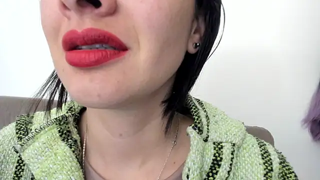 queen fetish online show from 17, 1, 2025