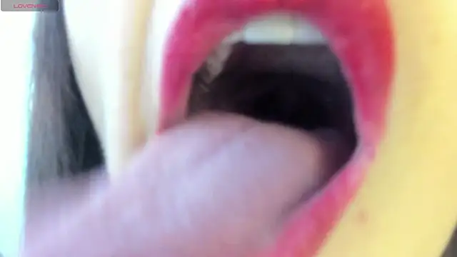 queen fetish online show from 3, 6, 2026
