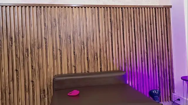 evelynjohnsoon online show from 28, 11, 2025