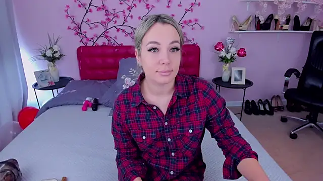 Snapshot of DanikaMorri chatting on 20, 2, 2025 DanikaMorri online show from 20, 2, 2025