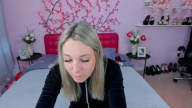Snapshot of DanikaMorri chatting on 17, 2, 2025 DanikaMorri online show from 17, 2, 2025
