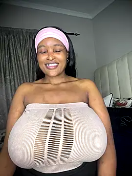 Bustygoddess32 online show from 4, 11, 2025