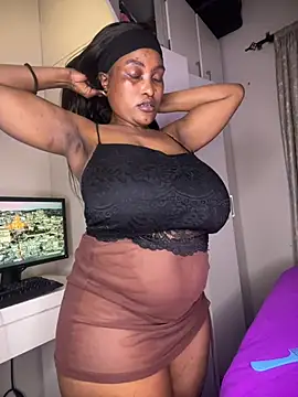 Bustygoddess32 online show from 4, 6, 2026
