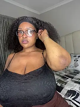 Bustygoddess32 online show from 25, 6, 2026