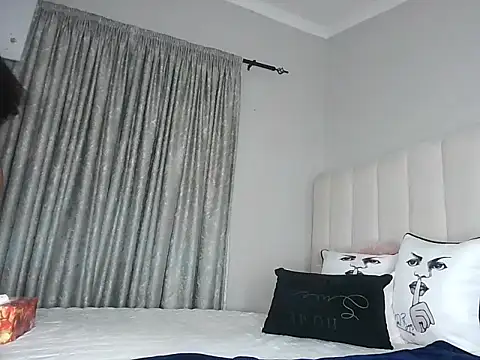 Bustygoddess32 online show from 26, 11, 2025