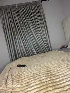 Bustygoddess32 online show from 15, 2, 2026