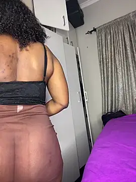 Bustygoddess32 online show from 16, 6, 2026