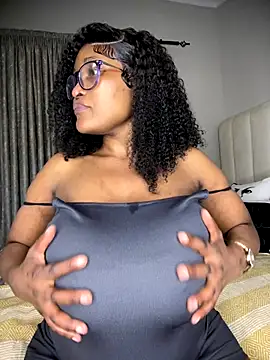 Bustygoddess32 online show from 9, 11, 2025