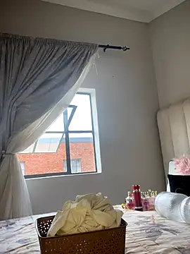 Bustygoddess32 online show from 20, 11, 2025