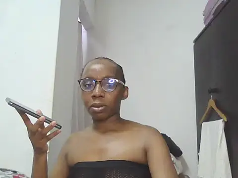 Snapshot of Sexxybella27 chatting on 9, 11, 2025 Sexxybella27 online show from 9, 11, 2025