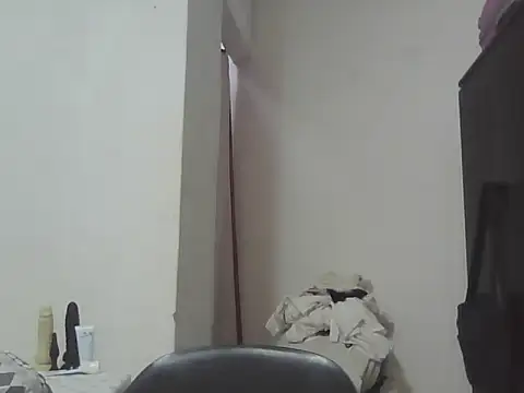 Snapshot of Sexxybella27 chatting on 28, 10, 2025 Sexxybella27 online show from 28, 10, 2025