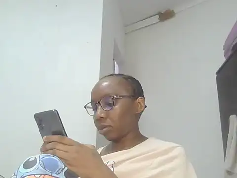 Snapshot of Sexxybella27 chatting on 12, 11, 2025 Sexxybella27 online show from 12, 11, 2025