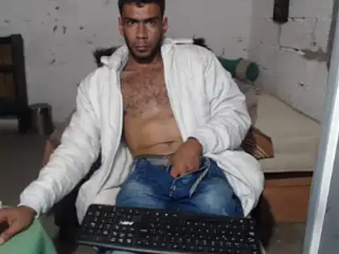 Snapshot of erik_alexander chatting on 8, 2, 2025 erik alexander online show from 8, 2, 2025