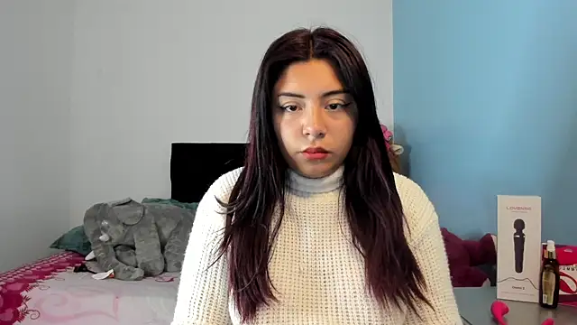 Snapshot of Charlotte_cutee18 chatting on 1, 6, 2026 Charlotte cutee18 online show from 1, 6, 2026
