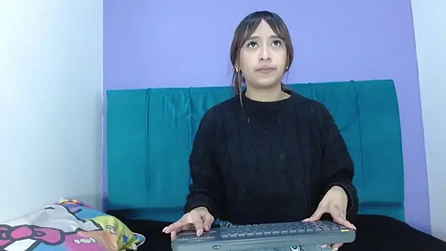 angelicatorrecm101 online show from 27, 12, 2024