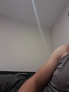 Snapshot of suarez1235 chatting on 14, 11, 2025 suarez1235 online show from 14, 11, 2025