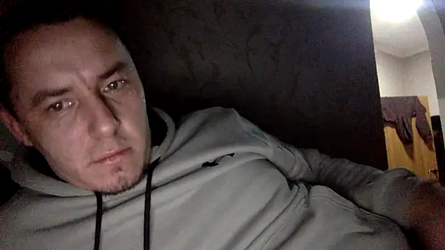 Snapshot of KristiDan chatting on 25, 11, 2025 KristiDan online show from 25, 11, 2025